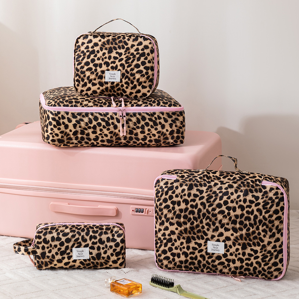 حقيبة مكياج بنقشة الفهد، منظم  - مراجعة Women Accessories List وسعره