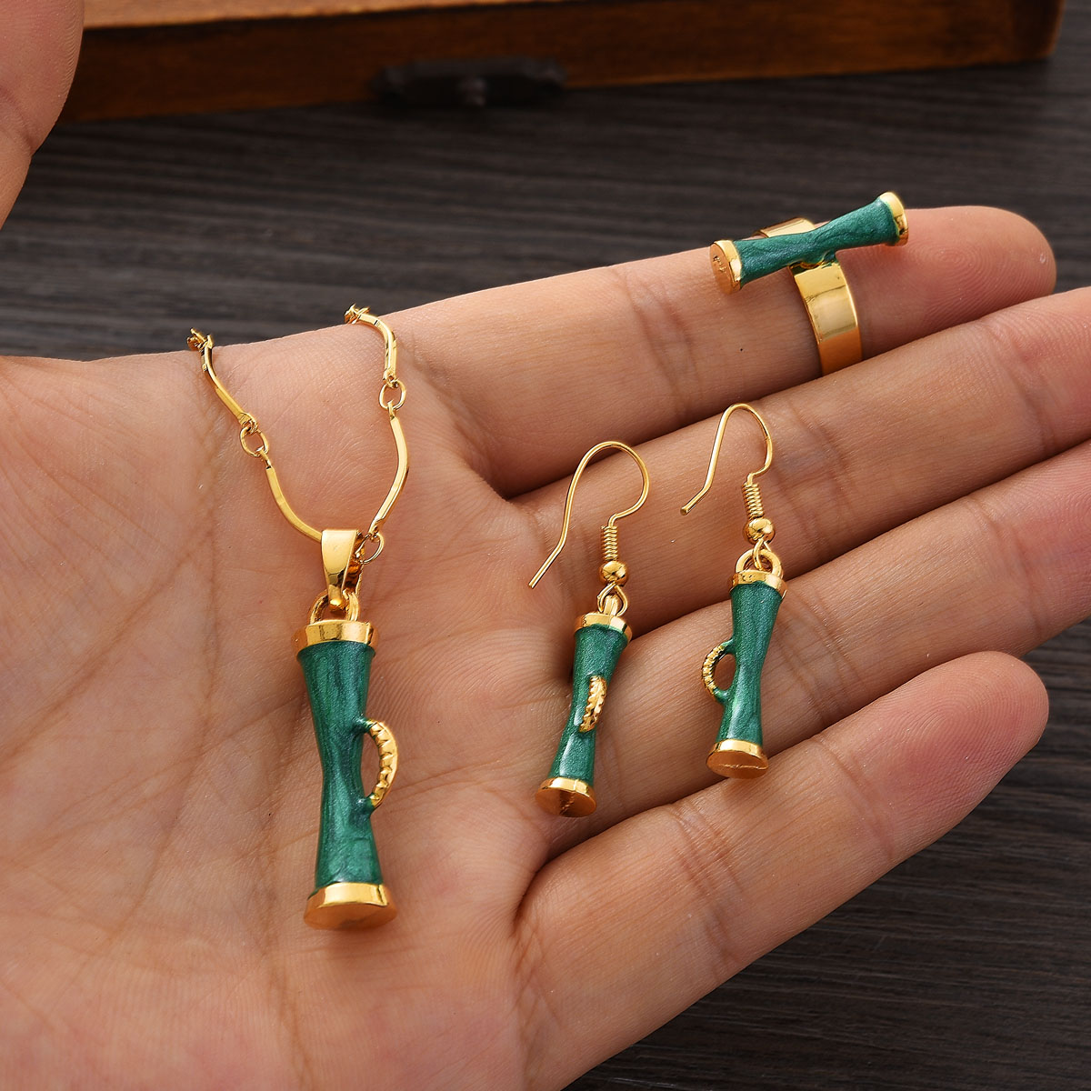 طقم مجوهرات ذهبي اللون من Fash - مراجعة Women Accessories Png وسعره